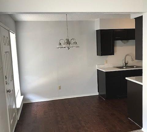 3rd image of 103 Peachtree Ct APT A