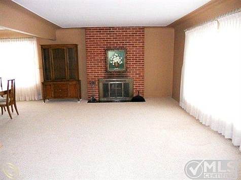Living Room.JPG