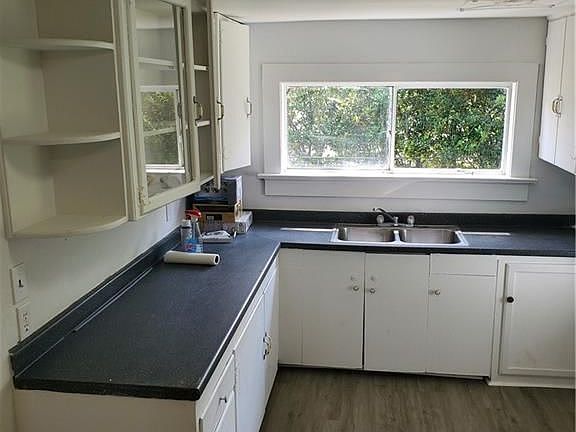 3rd image of 13 Geer St