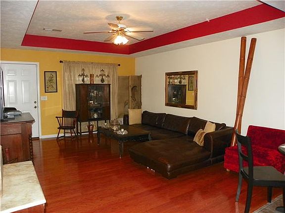 3rd image of 1021 E McCoury Ln