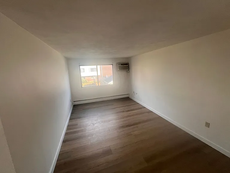 35 Andrew St #23 — Photo 16