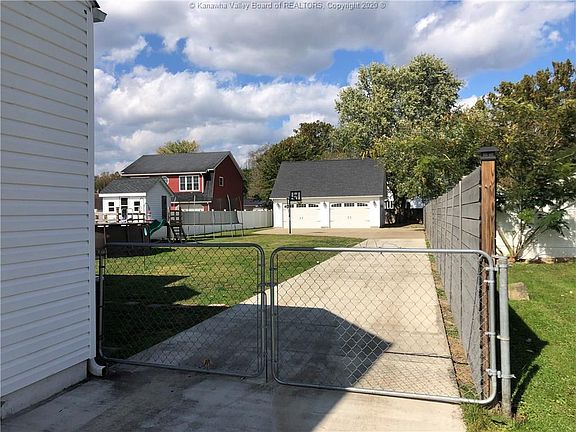 2nd image of 406 E Fir St