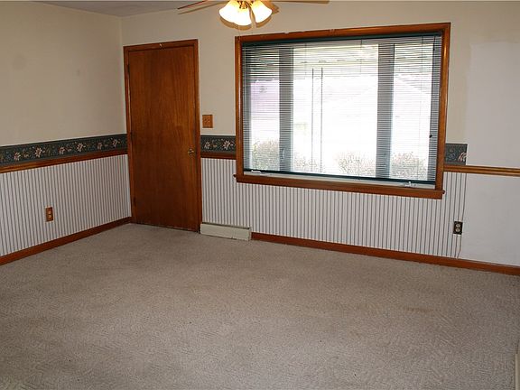 2nd image of 607 N Vine St