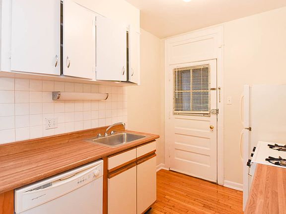 3rd image of 1458 W Highland Ave #B3