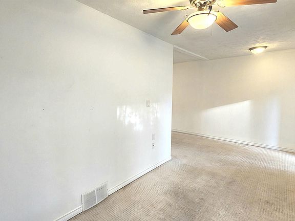4th image of 9359 92nd St NW