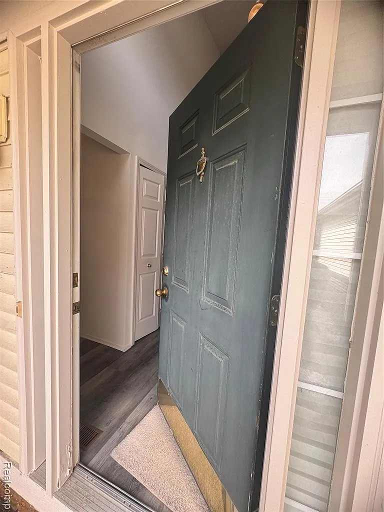 2 bed, 2.5 bath, 1438 sqft, $2,500 — Photo 3