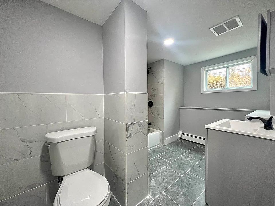 2nd image of 422 Liberty Ave #1LA
