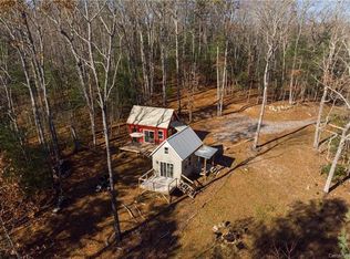 96 Deer Chase Dr, Cedar Mountain, NC 28718