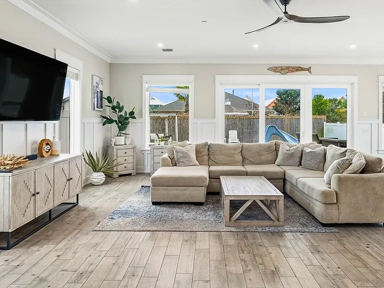 503 Albatross St — Photo 11