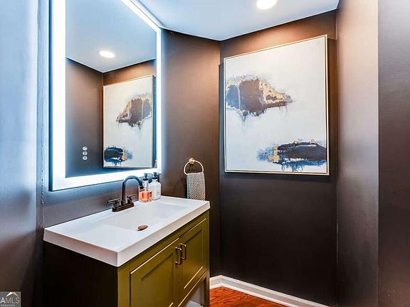 3rd image of 3150 Esplanade Cir SW