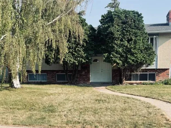 36 Park Meadows Blvd N, Lethbridge, AB T1H 4H8