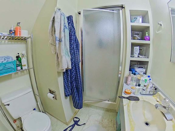 5th image of 830 Bluemont Ave APT 2
