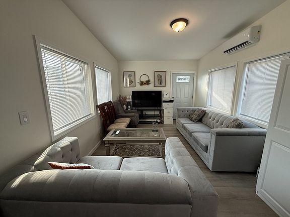 4th image of 14 Van Riper St