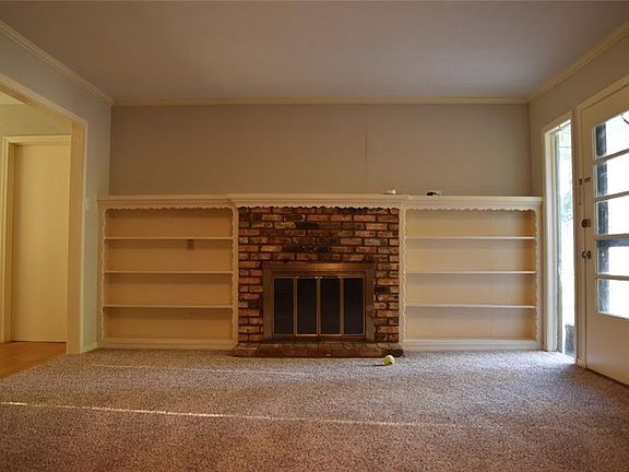 3rd image of 814 Sherwood Dr
