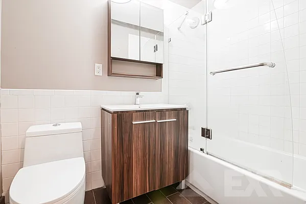 Rented by EXR | media 26