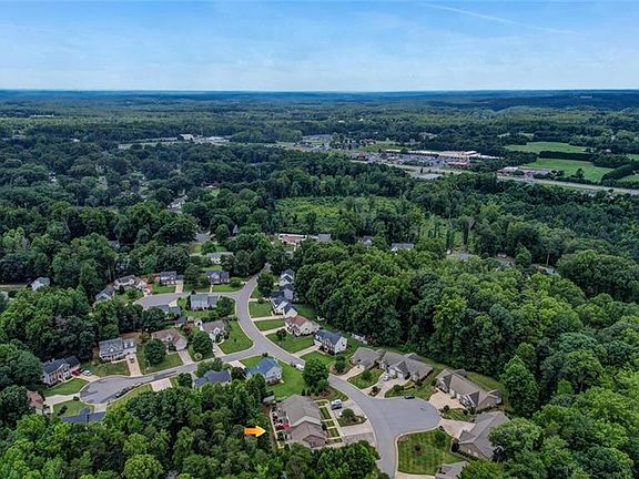 5th image of 2213 Saint James Dr