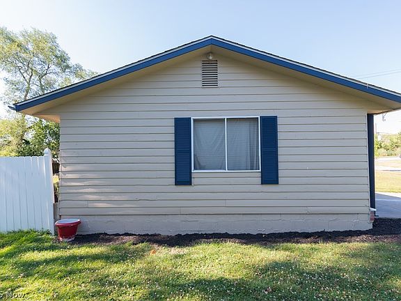 3rd image of 5528 Meadow Ln