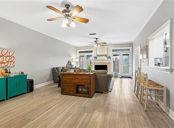 3rd image of 129 Charleston Park