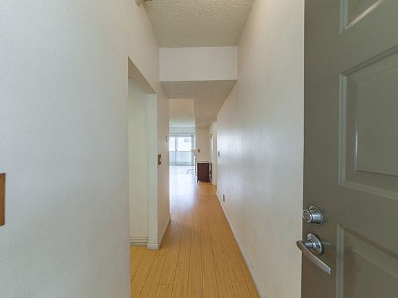 5th image of 2905 Montrose Ave APT 418