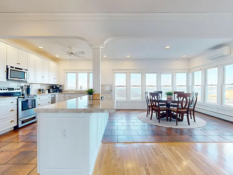 750 Dune Rd — Photo 18