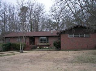 2806 Langdale St, Hokes Bluff, AL 35903
