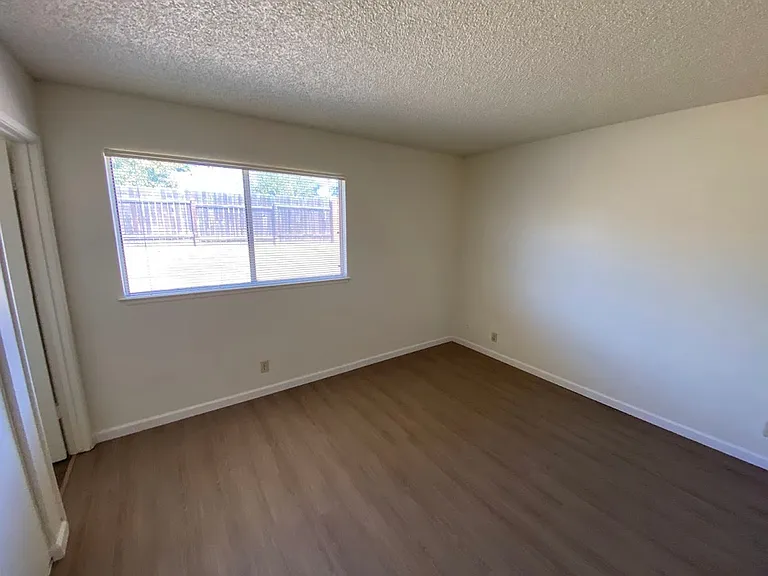 6804 Harlequin Way — Photo 13