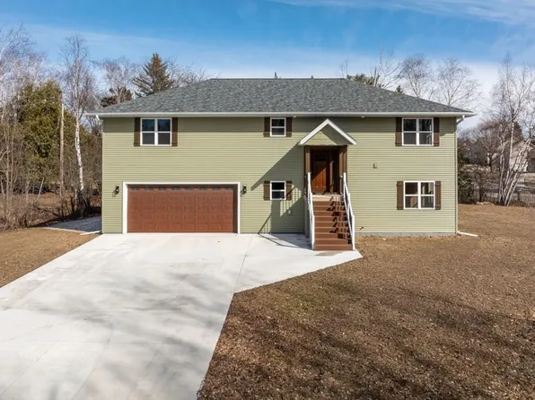 530 S 16th Pl, Sturgeon Bay, WI 54235