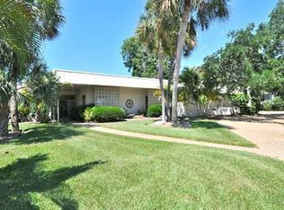 823 Paradise Way, Sarasota, FL 34242