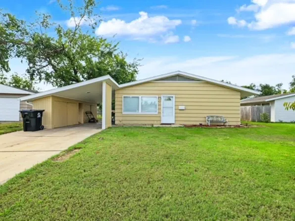 1313 Kiowa Ave, Salina, KS 67401