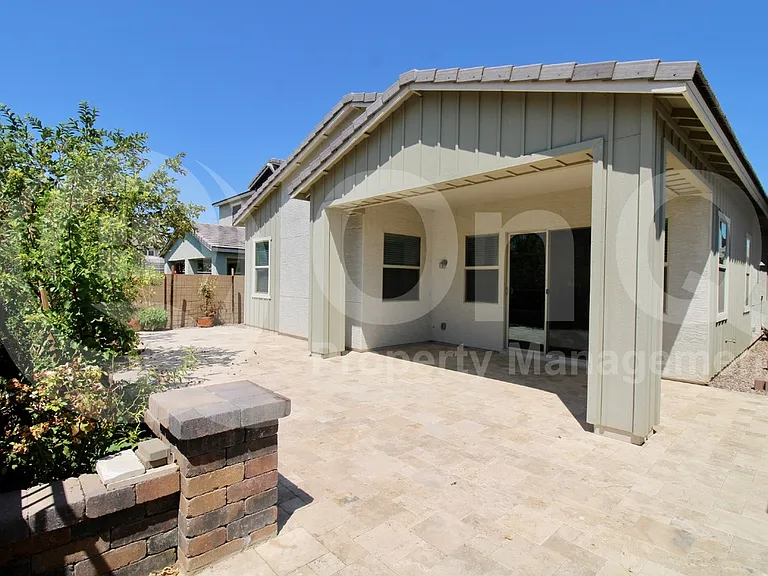 2051 E Wisteria Dr — Photo 18