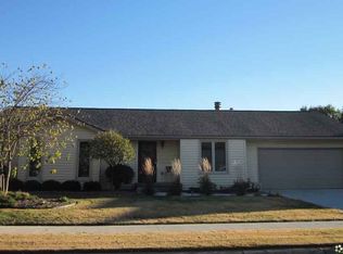 2613 Cedarcrest Dr, Columbus, IN 47203