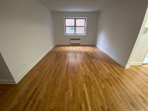 4th image of 135-20 Hoover Ave #5C