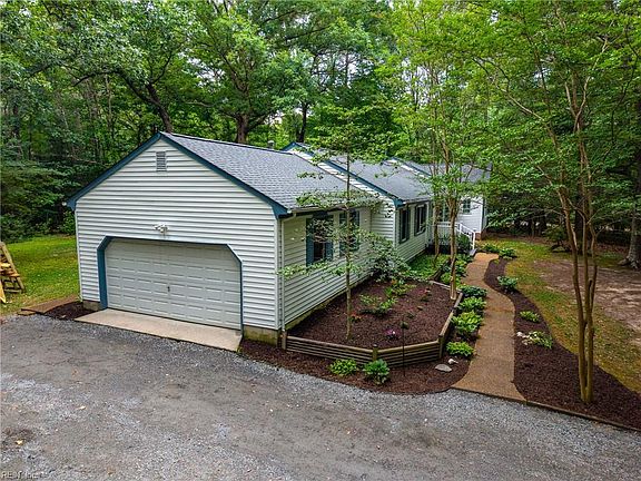 2nd image of 8172 Manor Dr