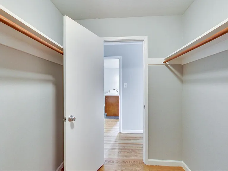 205 Collins St #4 — Photo 31