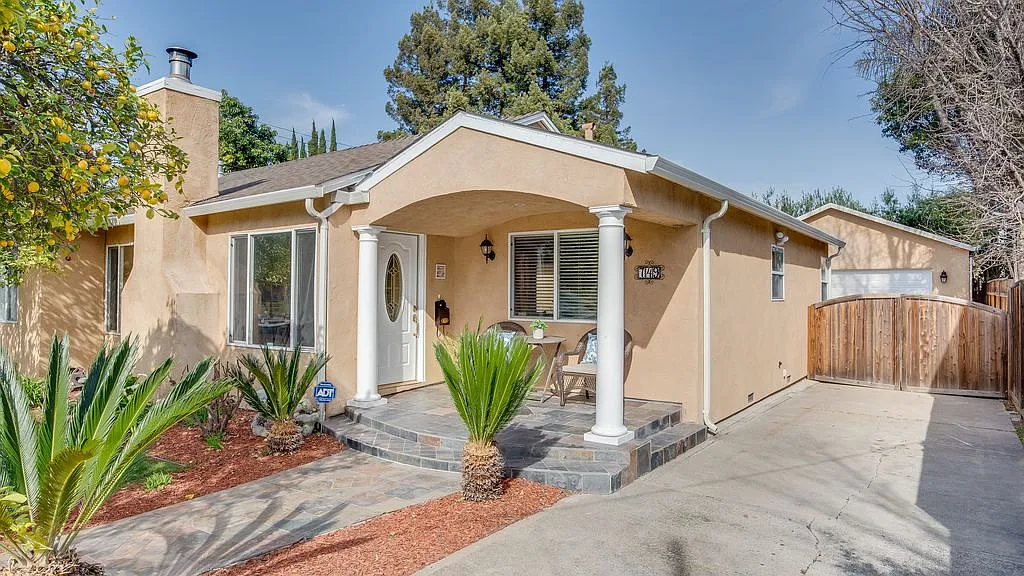 749 Willow Glen Way photo 1