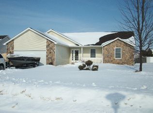 5830 S Lakecress Dr, Saginaw, MI 48603