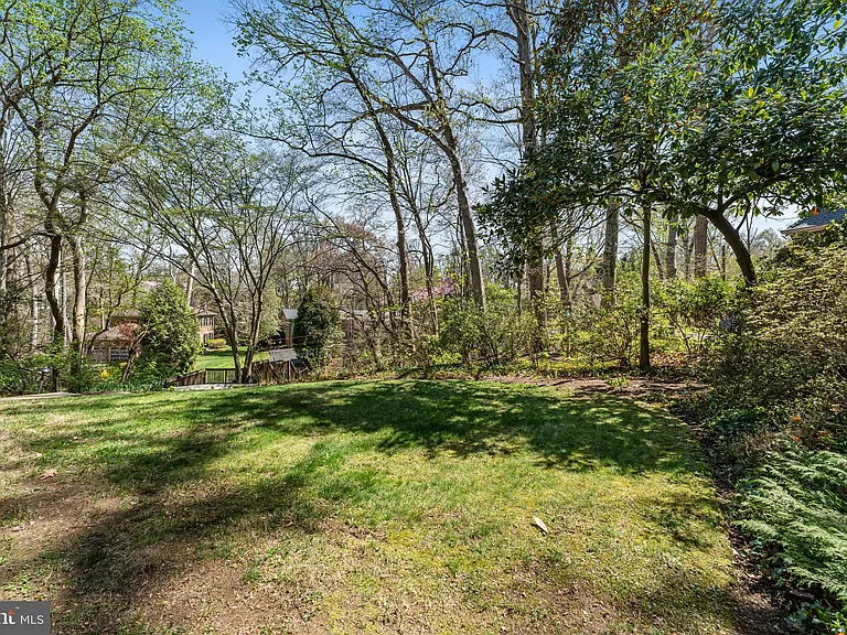2820 Ellicott St NW — Photo 40