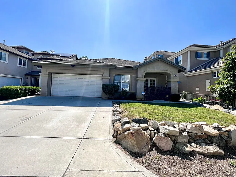 37961 Veranda Way — Photo 2