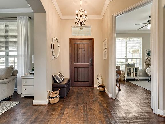 3rd image of 1052 Harvest Hill Cir