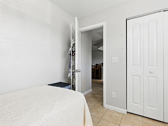 3rd image of 521 NE 24th Ave #521