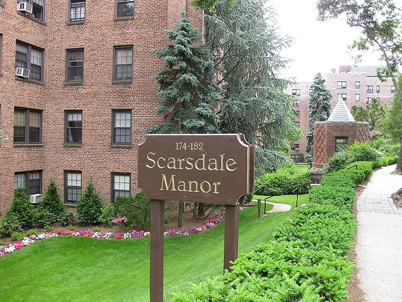 Updated and Bright Corner Junior 4