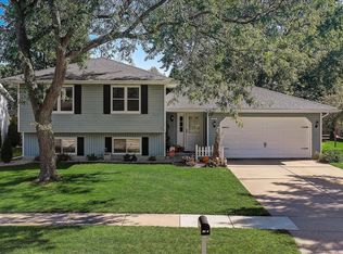 1018 Eric Ln, Waunakee, WI 53597