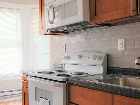 5th image of 6135 W Oxford St #3