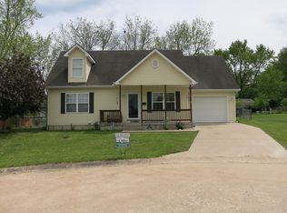 407 Valley View Ct, Cameron, MO 64429