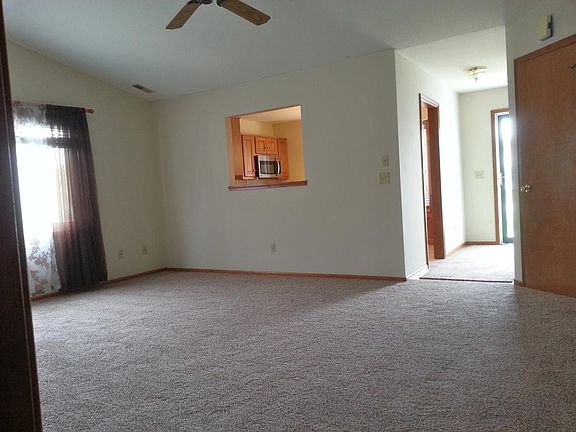 5th image of 1506 Flagstone Dr