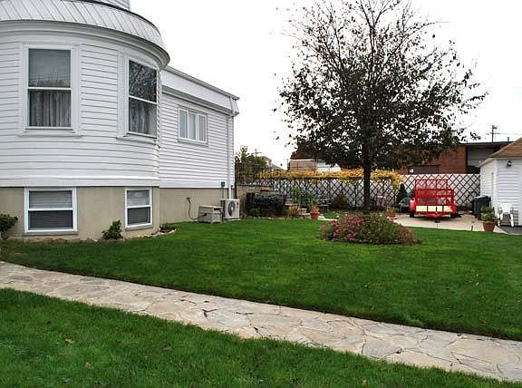 2nd image of 73 Grosvenor Ave #3