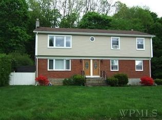 26 Fisher Ln, Katonah, NY 10536