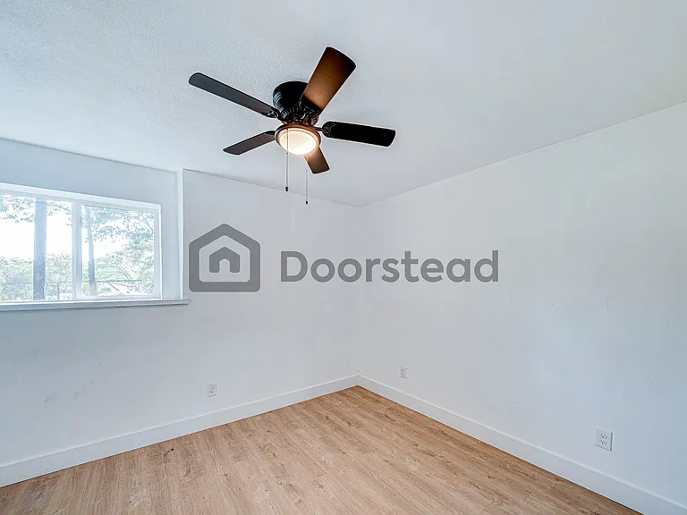 5204 Blue Valley Ct — Photo 9