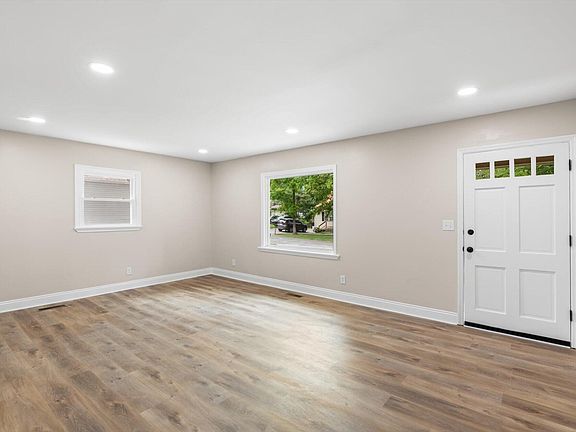 3rd image of 308 N Georgia Ave