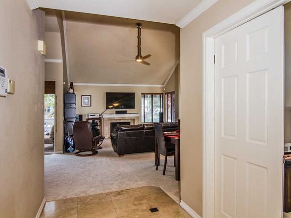 4th image of 538 Via De La Valle Unit C